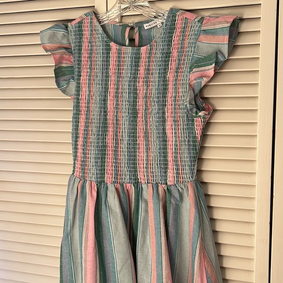 Light weight multi color flutter sleeve dress from Vici - Picture 2 of 2